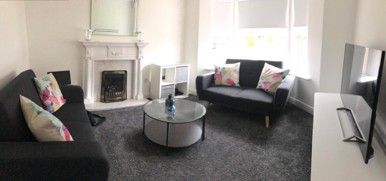 Home2Home Meadow Close East Kilbride Extérieur photo